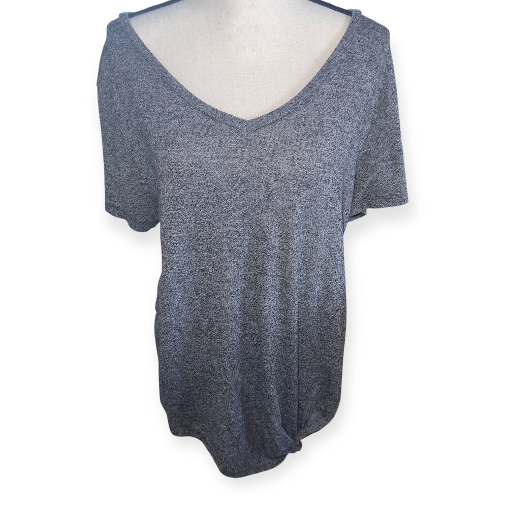 Long and Stretchy Grey Shirt
